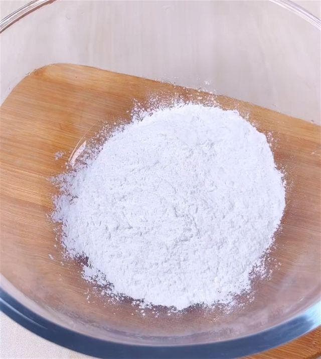 正宗老式蒸米糕做法，简单易学的正宗老式蒸米糕，回味儿时甜蜜！