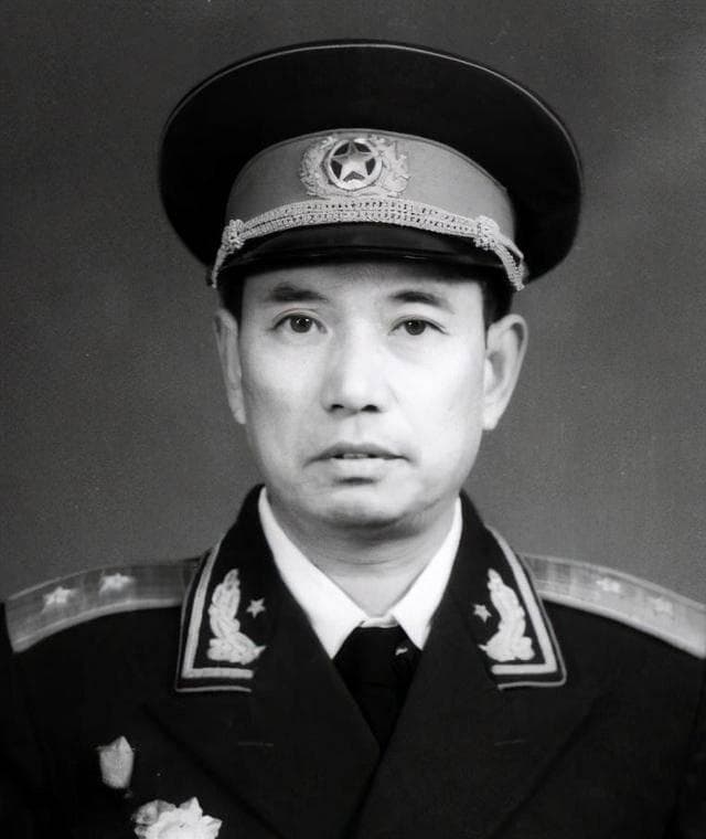 吴克华：抗战时期的师长，四野王牌军长，为何仅授中将