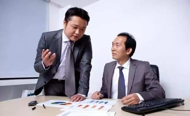 跟领导汇报工作，这四句话说得越多，你被提拔得越快！附汇报技巧