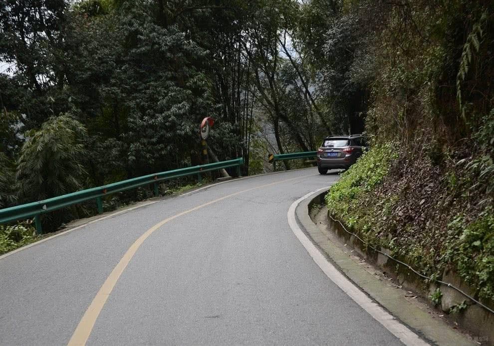跑盘山公路，你必须掌握以下技巧：