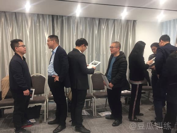 怎样培养说话的幽默感