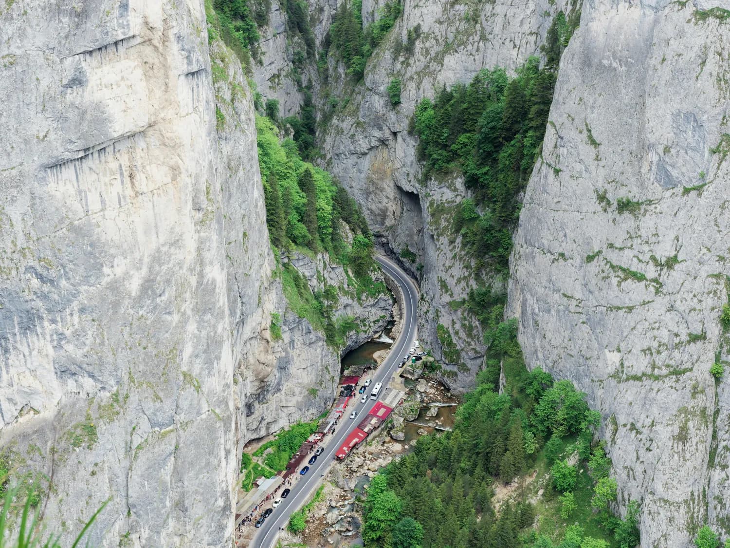 山阳挂壁公路：西安周边最美自驾路线
