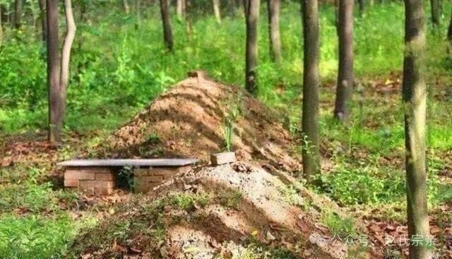 中国古代墓葬小土堆：从等级象征到生死沟通的文化密码