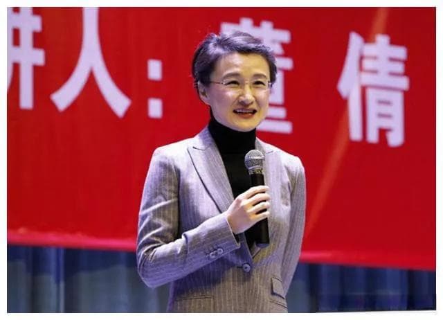 从"央视名嘴"到"滚出主持界"：董倩的职业蜕变之路