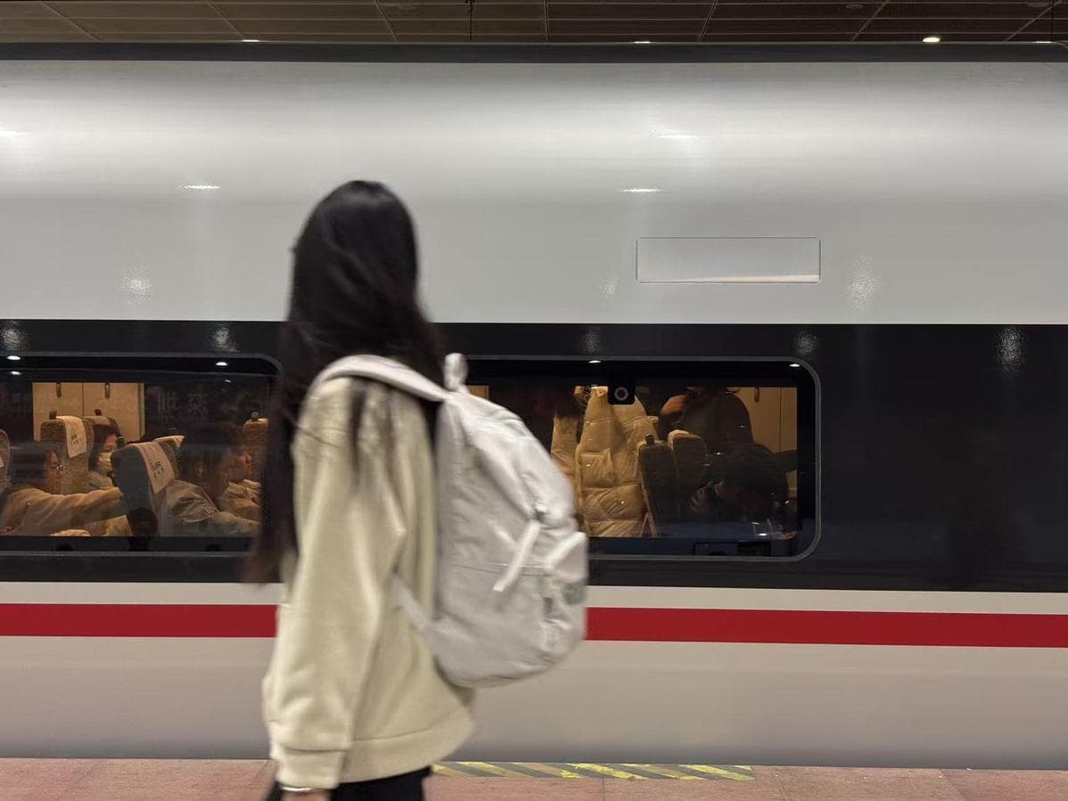 深圳铁路春运返乡高峰期加开夜间高铁410余列