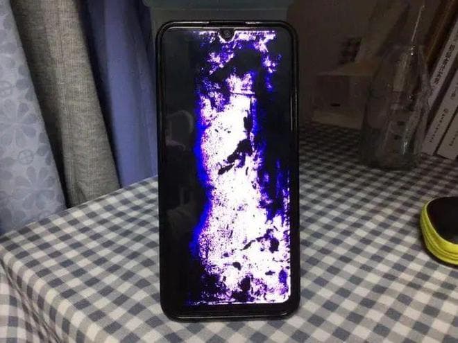屏幕漏液：是内屏坏了，还是外屏惹的祸？