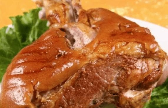 家庭版的酱猪肉，做法简单易学，食材易得，成本低廉