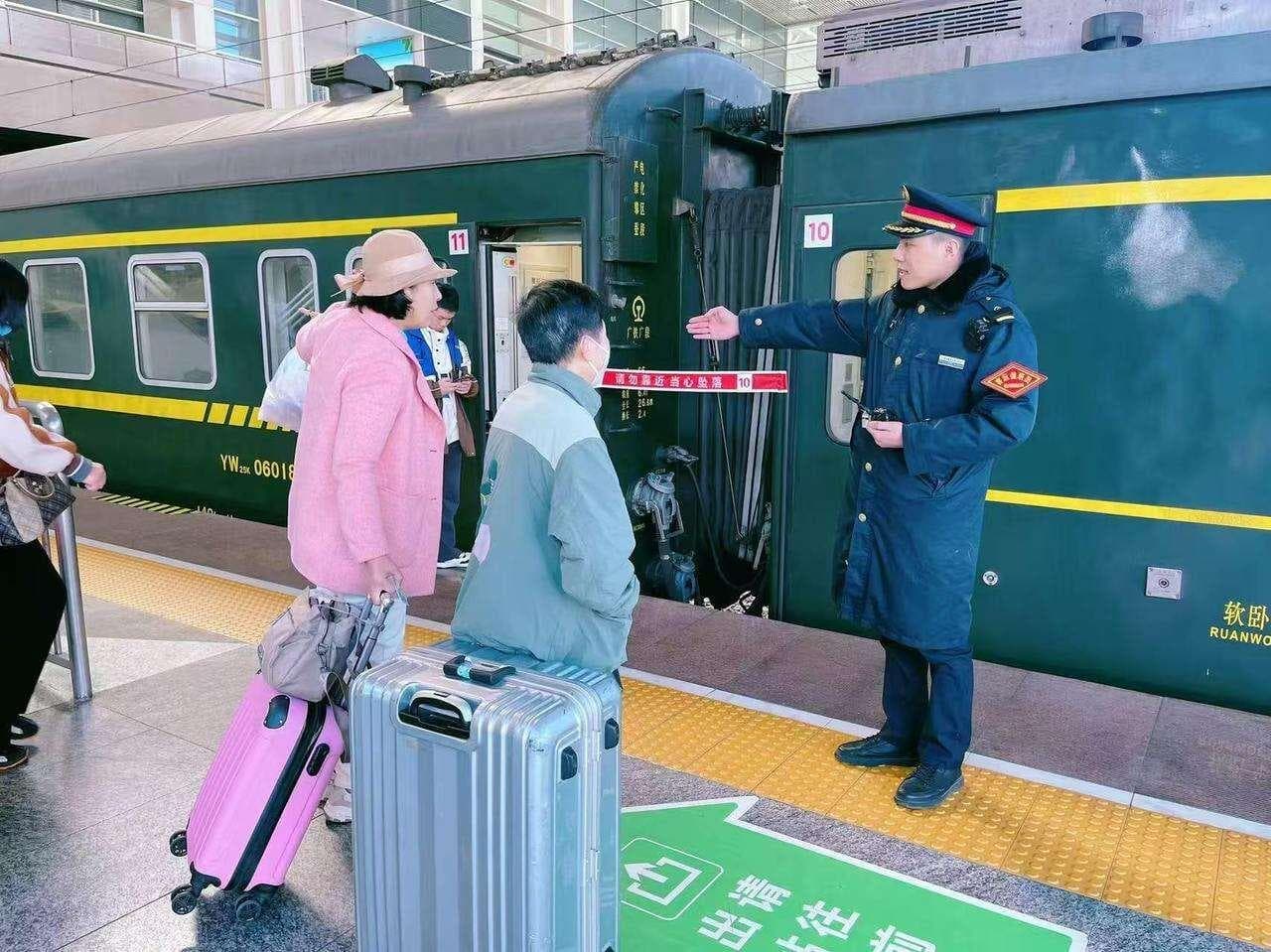 创历史新高！长三角铁路2025年春运发送旅客近9900万人次