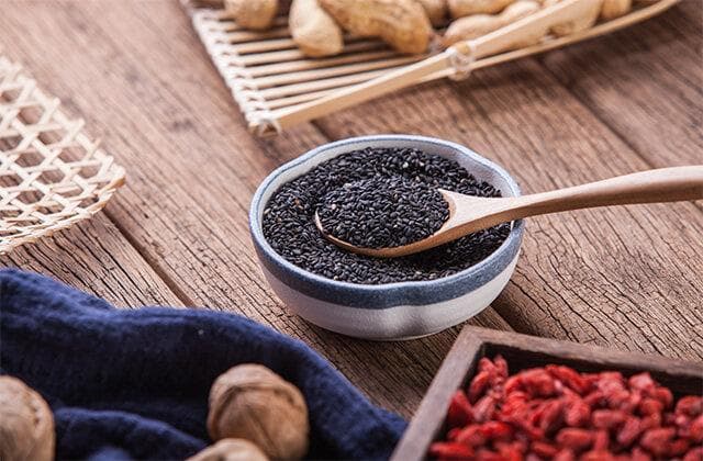 芝麻怎么清洗才干净 淘洗黑芝麻最简单的方法