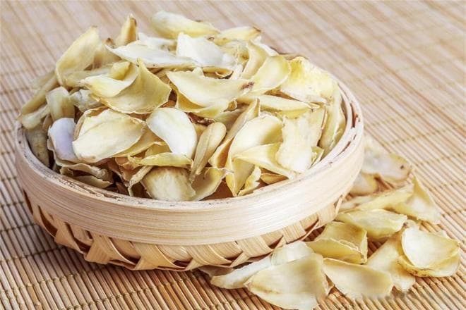 舌头灼热痛？中医教你保温杯里泡两物，轻松缓解舌痛