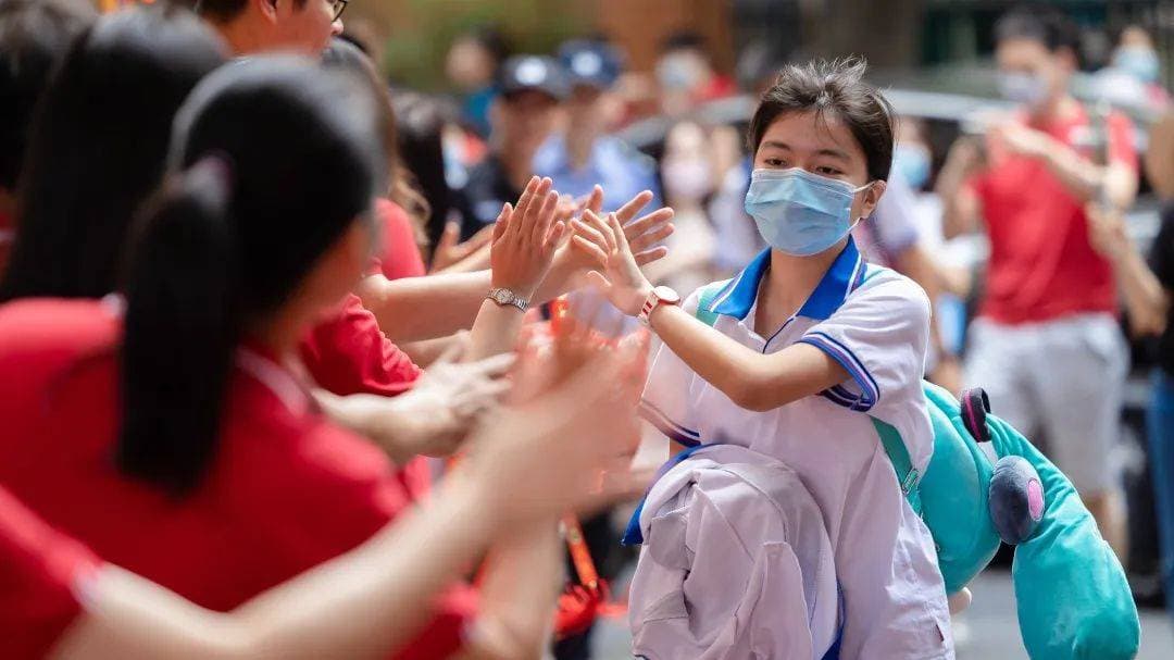 市教育局明确：这件事至少一学年一次！