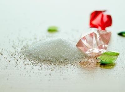 嗓子疼如何缓解 盐水漱口能起到这个效果