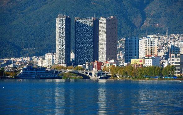 大理楼市深度解析：2025年房价走势与投资机遇