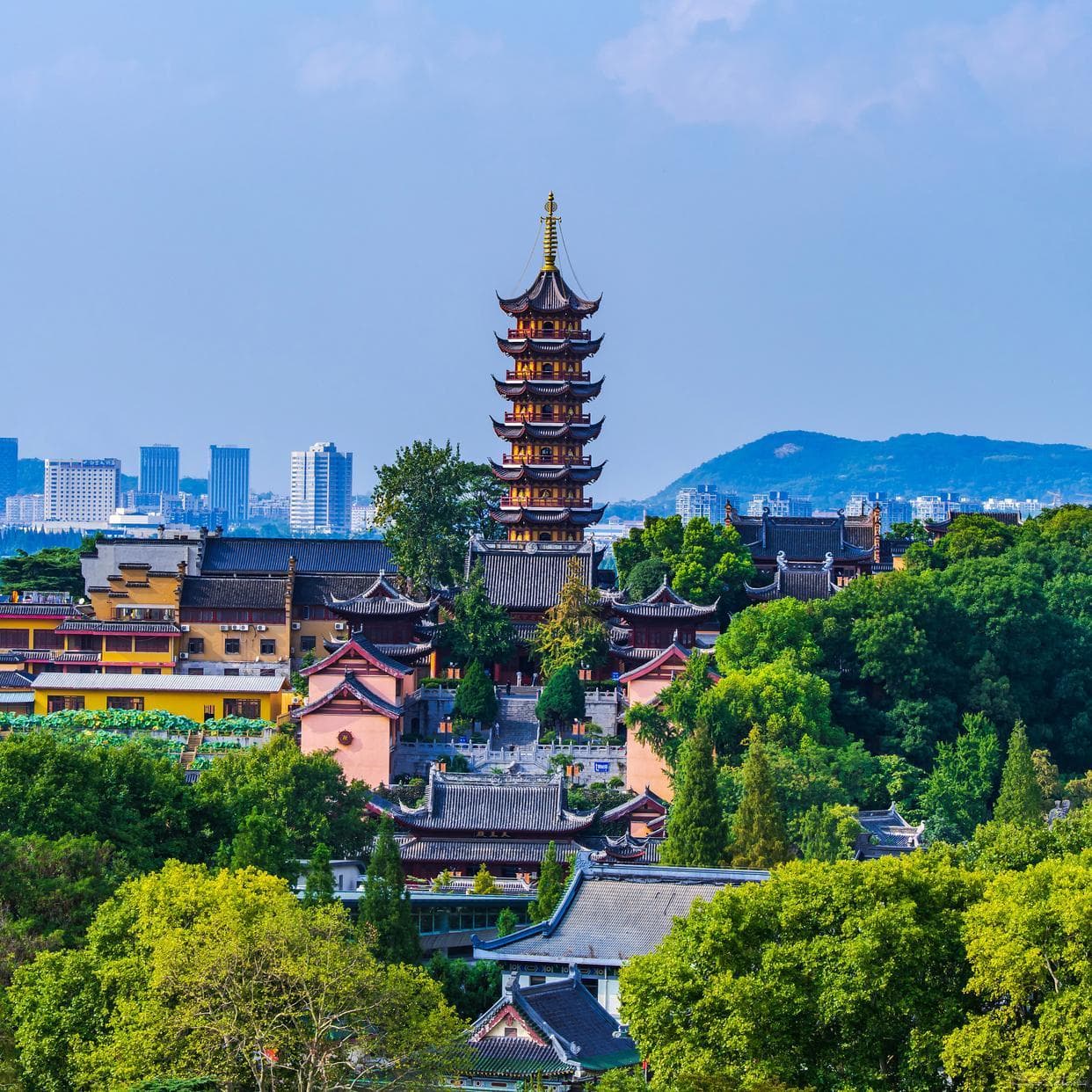 鸡鸣寺：一座古刹里的传说、典故与文化传承
