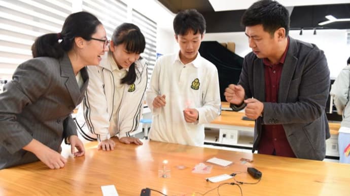 位育中学：首创高中芯片科技教育，为学生心中种下一颗“芯”