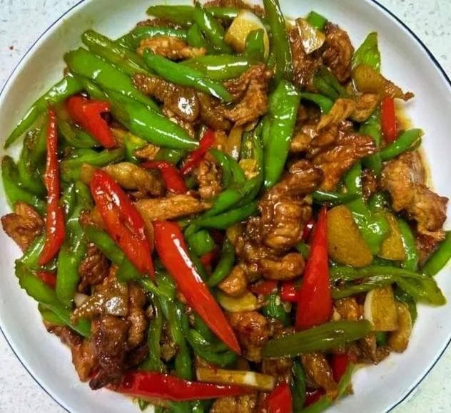 辣椒炒肉家常做法，鲜香辣爽超下饭，精选食材打造美味