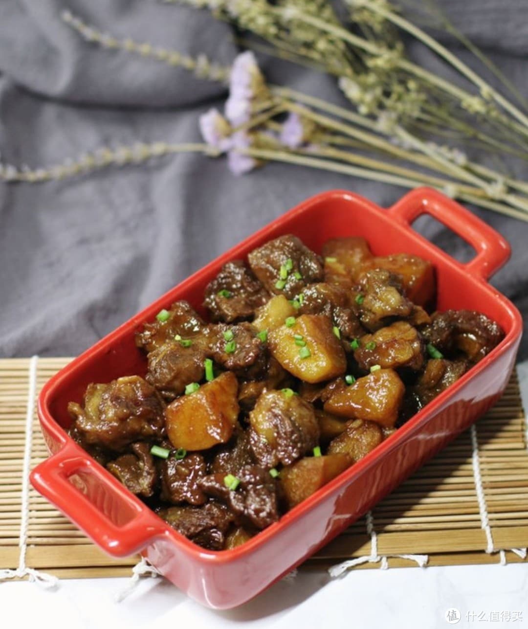 土豆烧牛肉：一道无可替代的下饭好菜