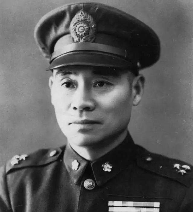 黄埔军校前六期名将辈出，那么，每一期的第一名将是谁？