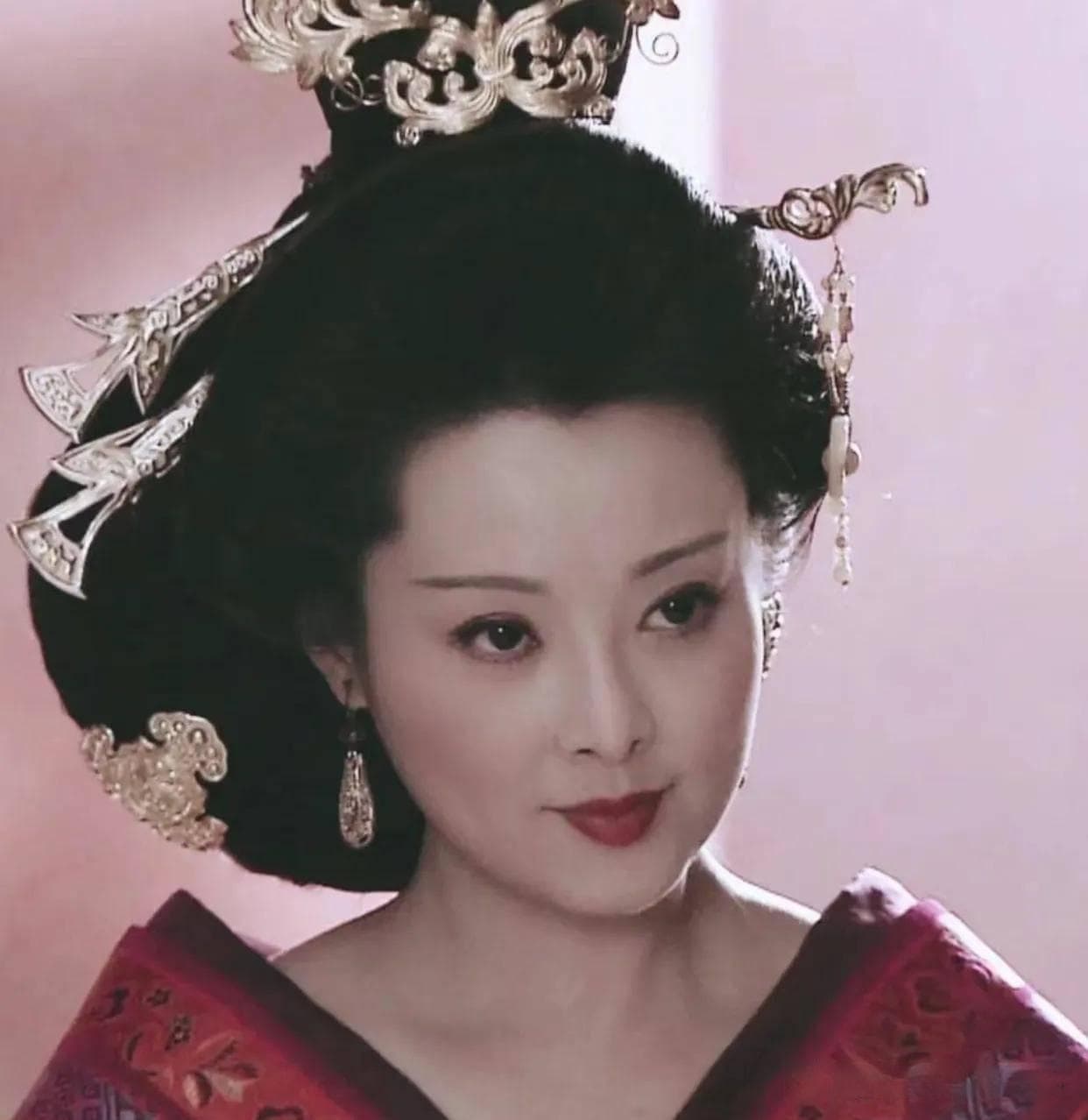 《母仪天下》演员演技炸裂，蓝心妍演绎赵飞燕获赞
