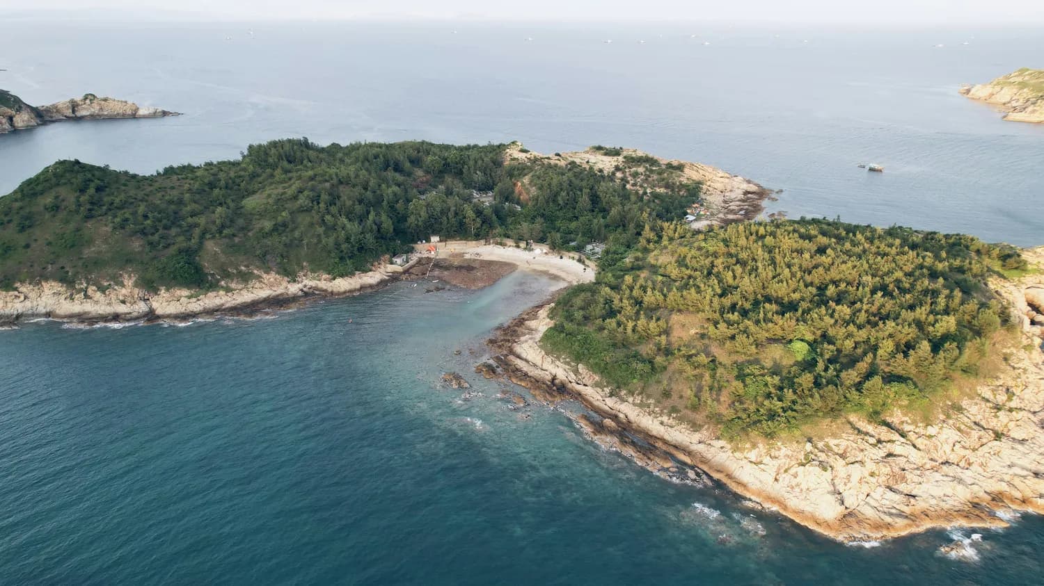 涠洲岛成全国首个零废弃海岛，生态旅游实现双赢