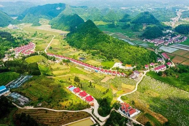 安顺：闲置“民房”变“民宿” 乡村旅游产业兴