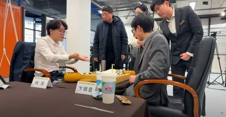LG杯争议余波未平：柯洁退隐卞相壹连败 裁判孙根气辞职