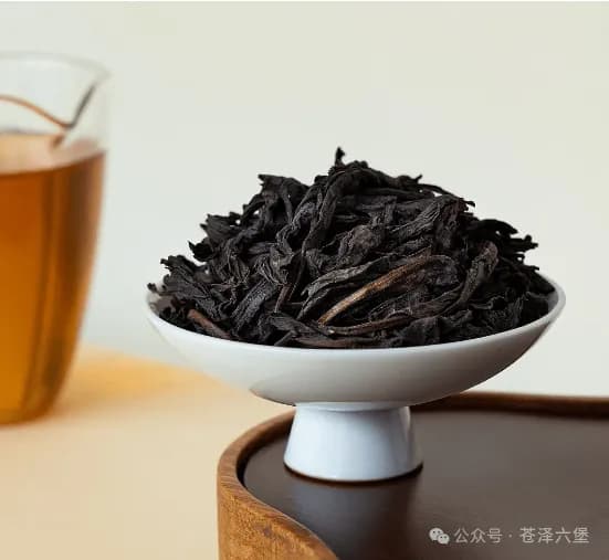 别再什么茶都用开水烫了！六大茶类冲泡水温一文搞懂！