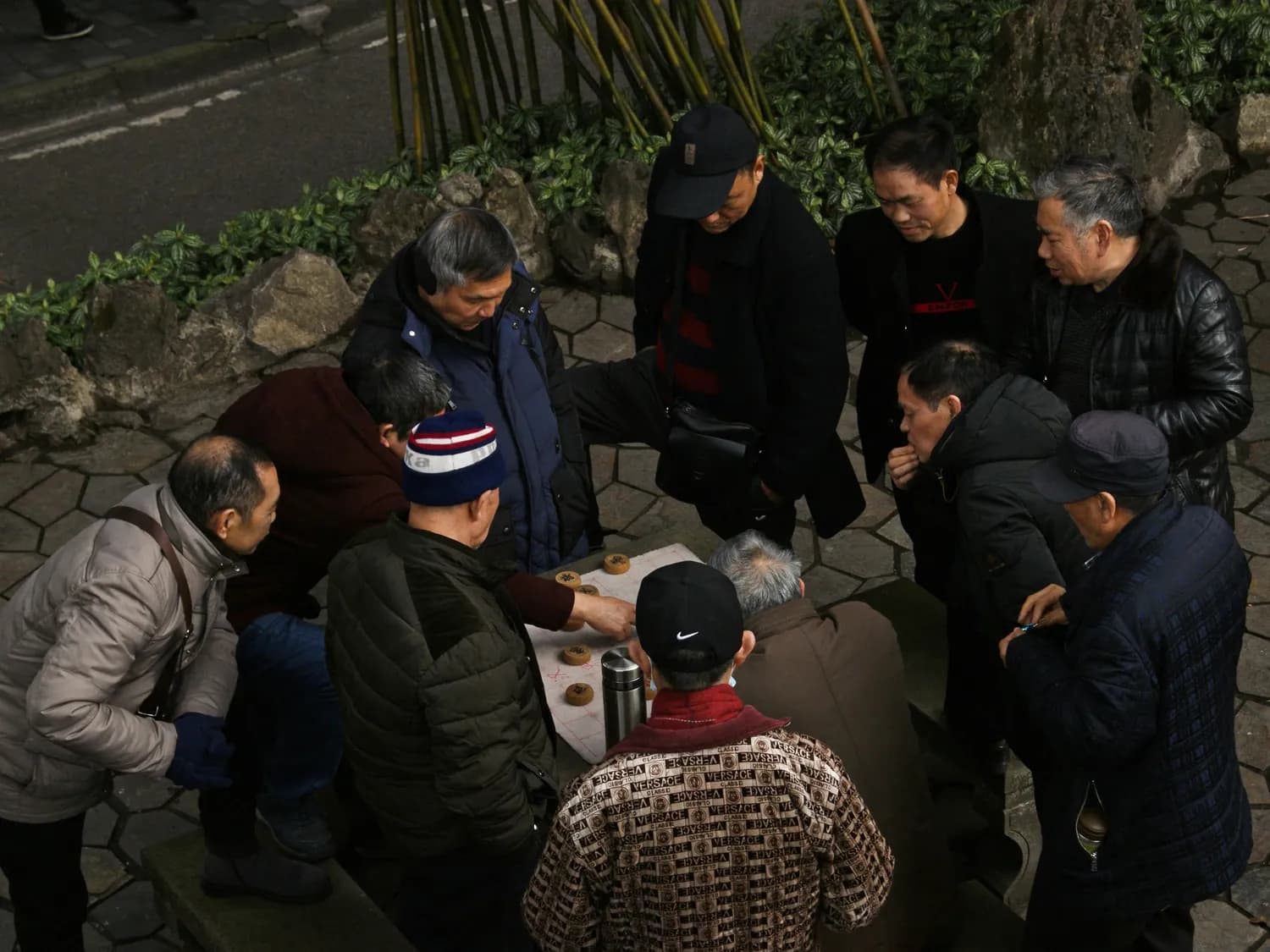寒冬慰问送温暖，浓浓关怀写真情