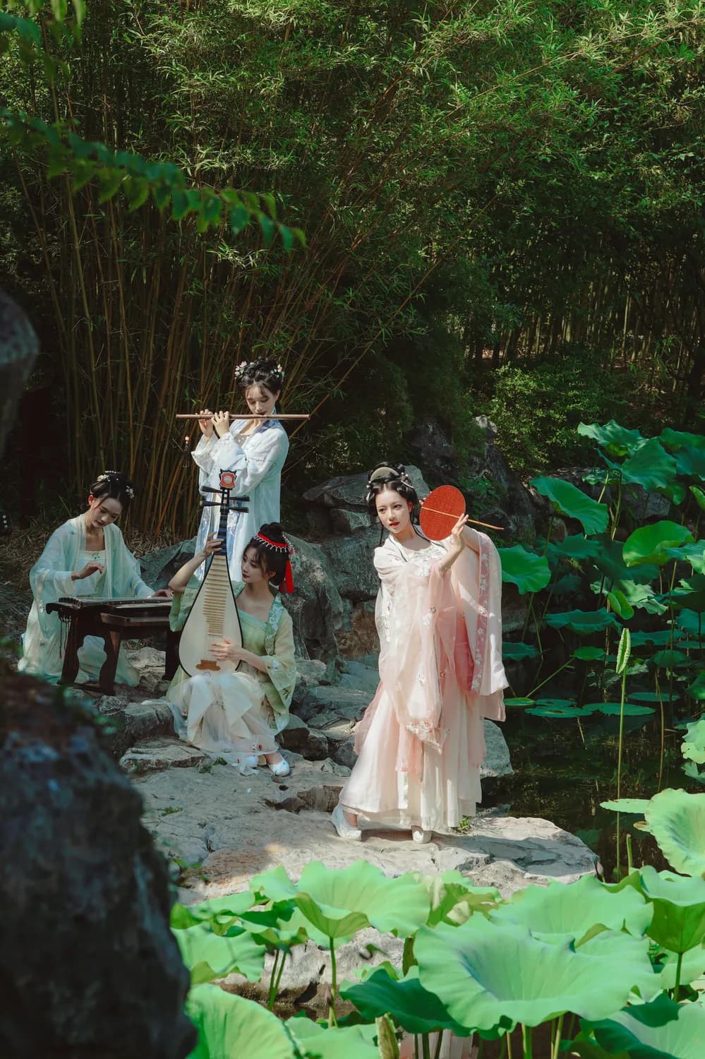 北大版《红楼梦》：宝玉与晴雯的戏剧再现