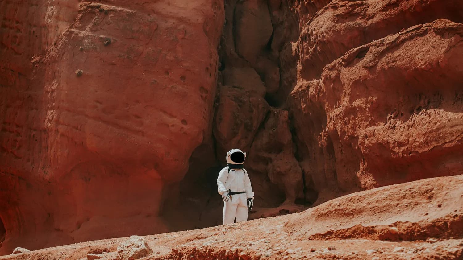 从《质量效应》到《火星救援》：科幻世界观的构建艺术