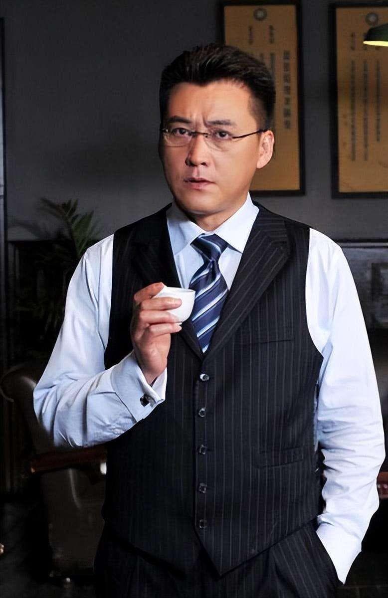 李幼斌反腐剧下架引震动：影视创作如何平衡艺术与审查？