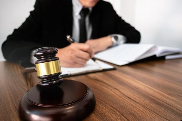 刑事案件的检举调查策略与程序探讨