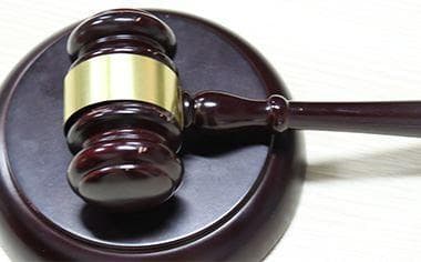 校园体育运动中的侵权责任归属