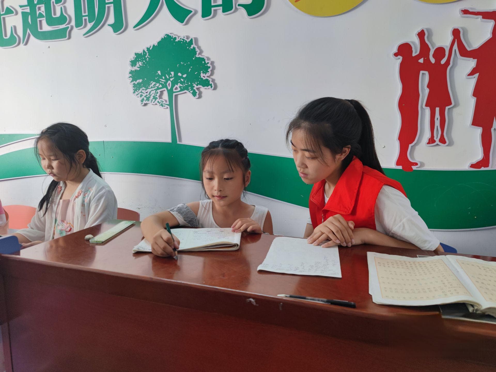 吴亚萍：反哺桑梓，把青春写在支教路上