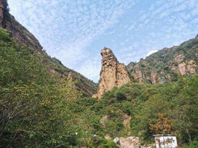 泰山吟咏：从杜甫到李白，七首诗里的文化象征