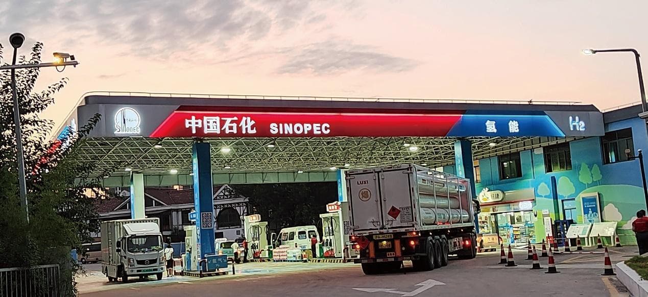 公路货运低碳转型的推力、阻力和解决力