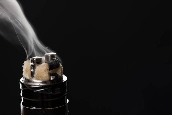 奶茶杯、可乐罐……改头换面的电子烟正瞄准青少年