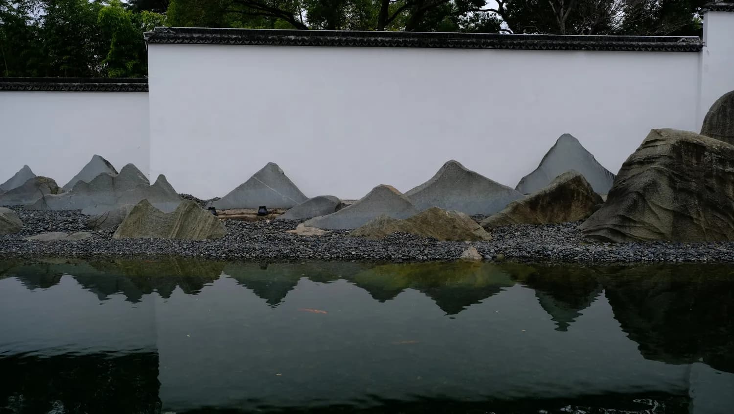 翠湖八景艺术墙亮相华山西路站，昆明地铁现网红打卡地