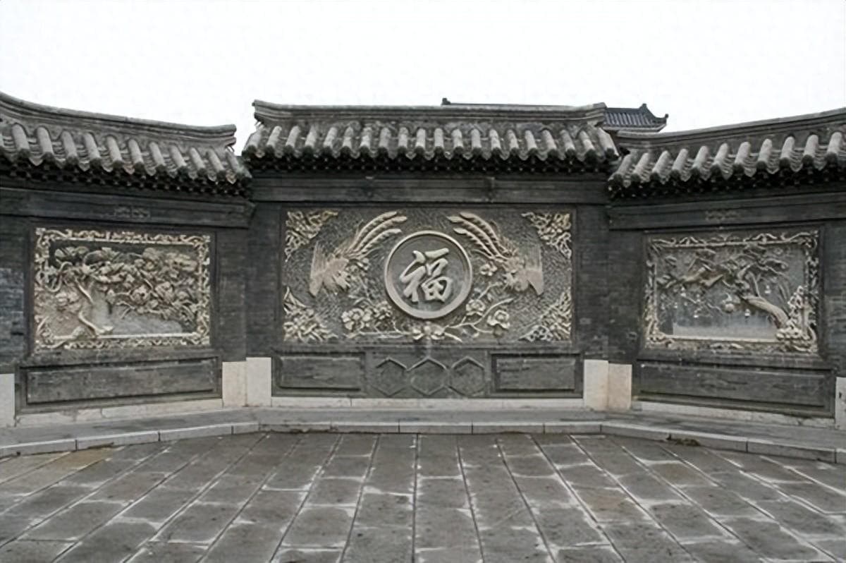 为什么修照壁通俗解释（影壁的作用、位置和图案的寓意）