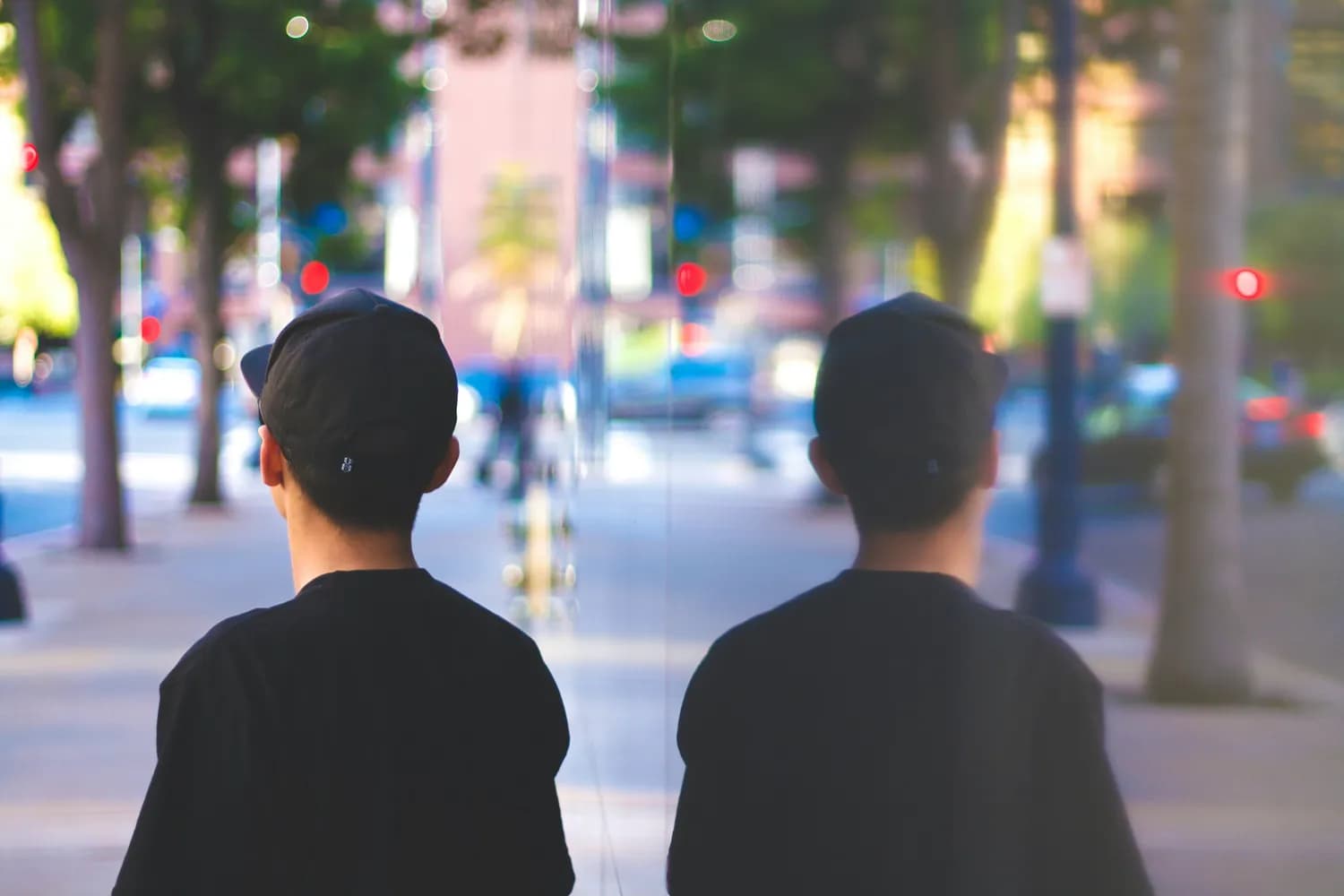小张的双重人格故事：如何识别和应对？