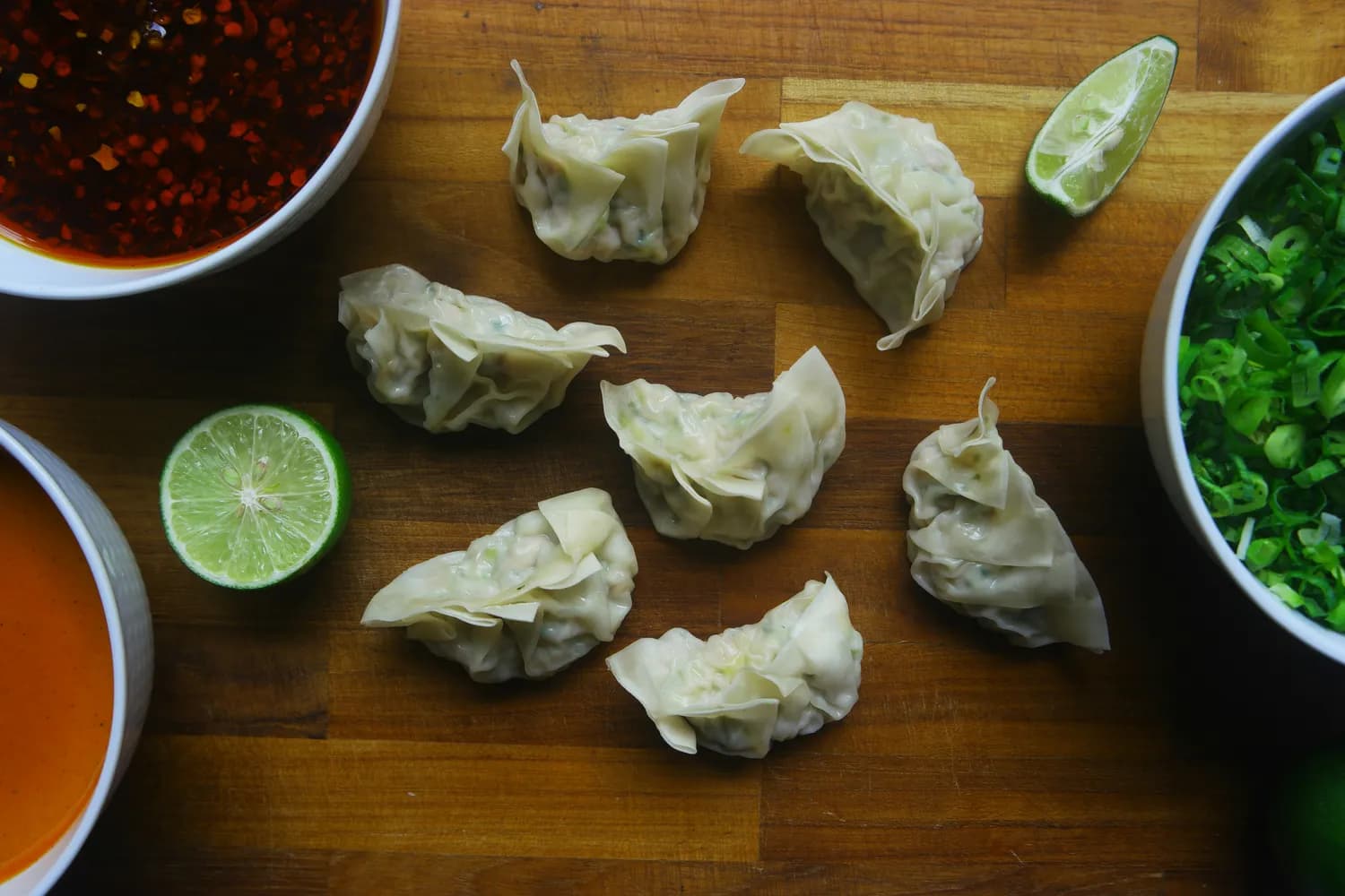 周末家庭DIY：虾仁韭菜鸡蛋水饺大作战