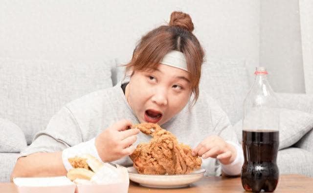 央视痛批的“大胃王吃播”的背后，是一场危及75亿人的新灾难