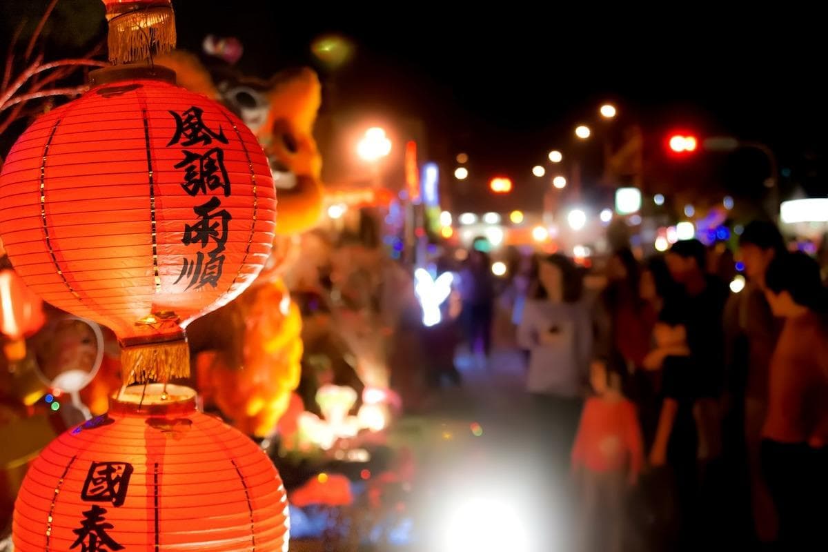 揭秘汉溪夜市的魅力：台中美食与文化瑰宝完整指南