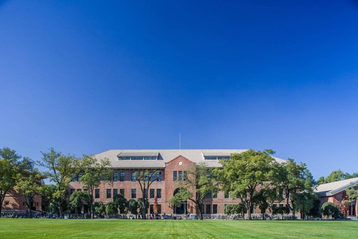 大学讲师工资揭秘！有人月薪6000，有人年薪30万，差距竟然这么大