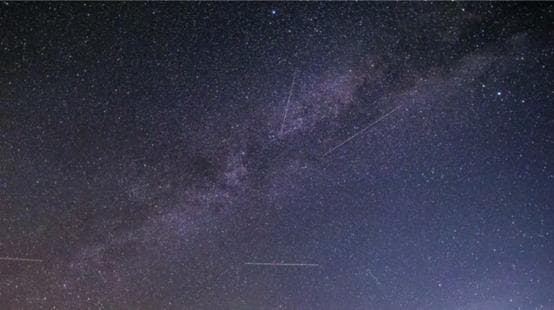 如何在照片中辨别流星与卫星轨迹