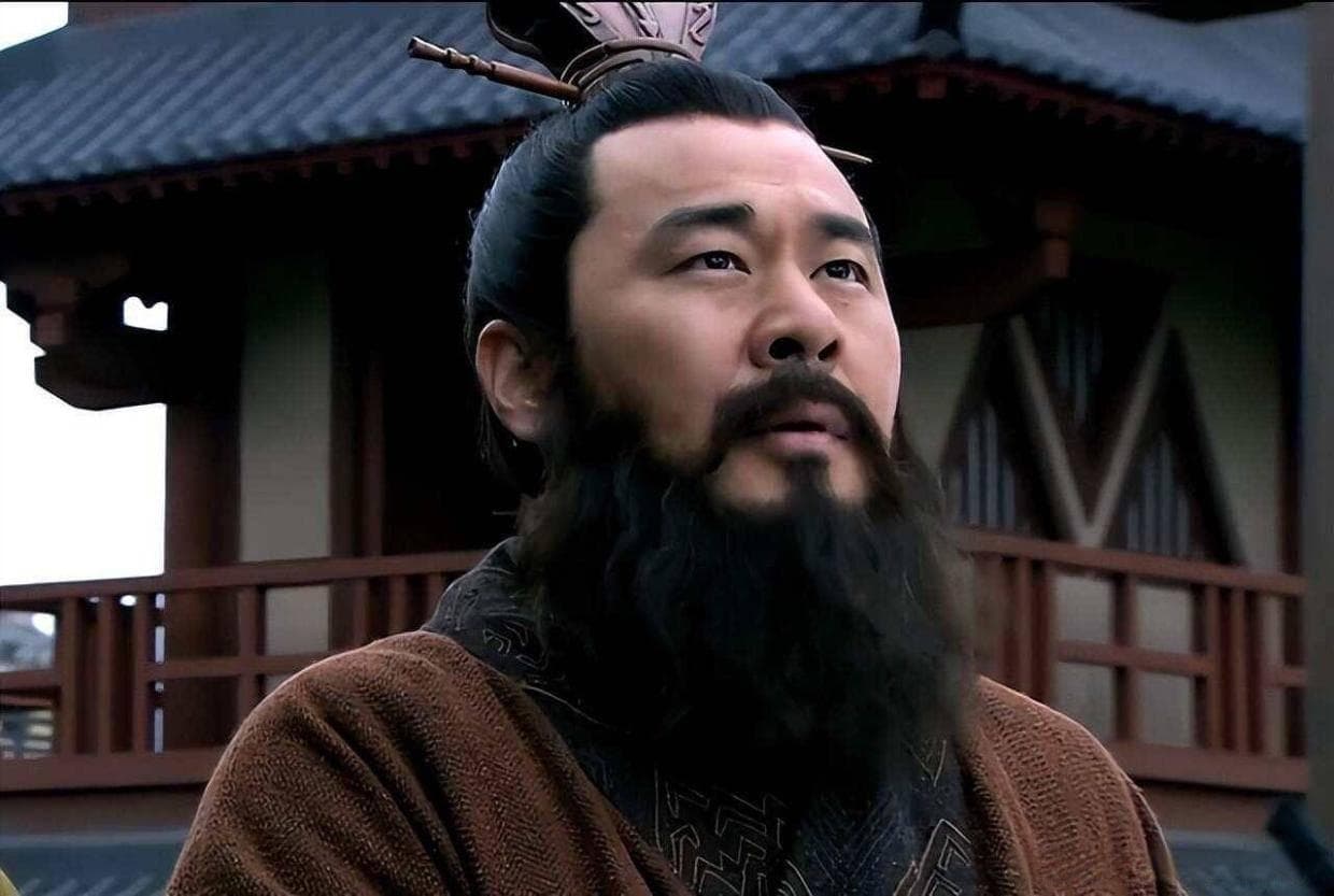 曹操为何不称帝？背后隐藏的权力博弈与抉择！