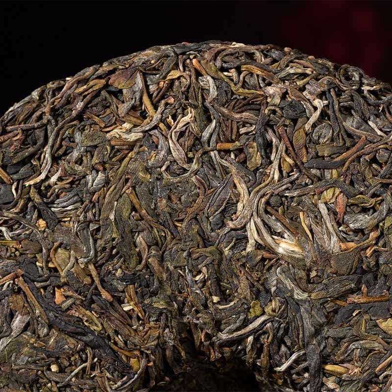 探秘生普洱茶：从树叶到茶饼的独特之旅