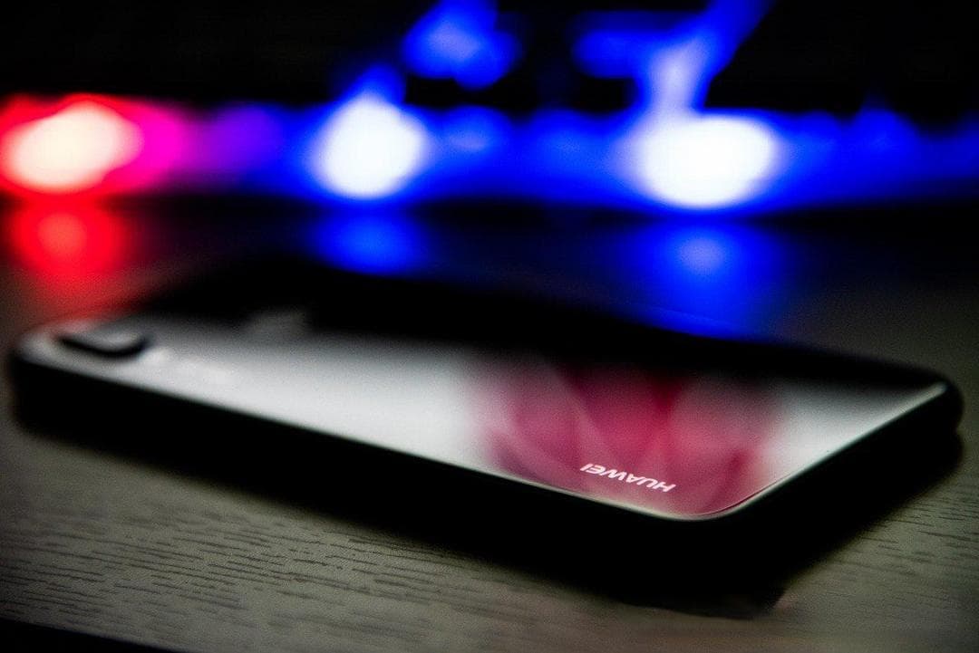 如何挑选高性价比手机：避开消费陷阱的实用指南