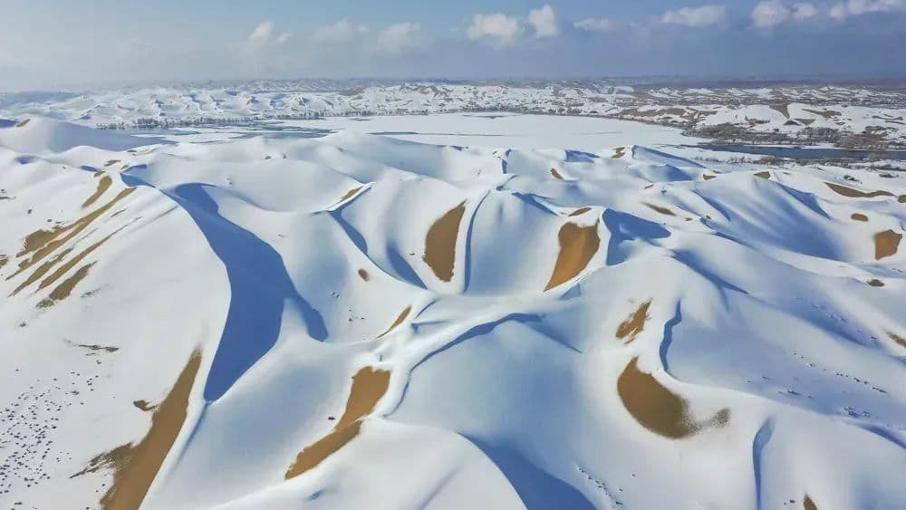 塔克拉玛干沙漠又下雪了？带你了解真相