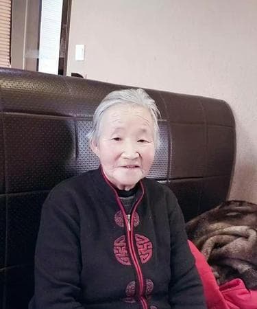 梦见很想念母亲
